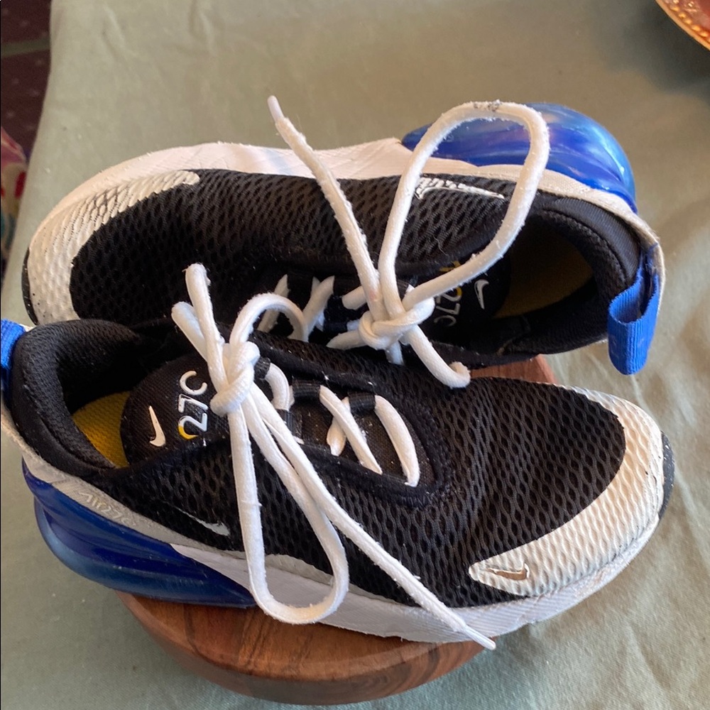 Nike Kids Black and White Sneakers with Blue Accents